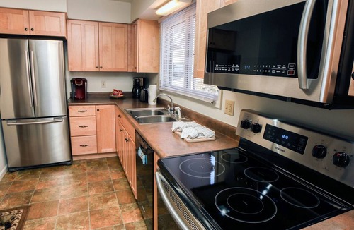 Estes Park Condo | Condo Overlooking Fall River