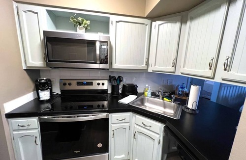Huron Apartment | Condo Overlooking Marina-walk to everything!