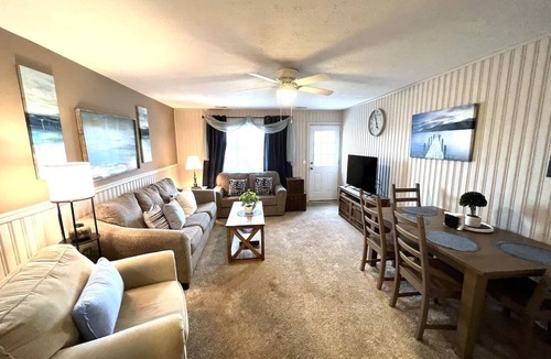 Huron Apartment | Condo Overlooking Marina-walk to everything!
