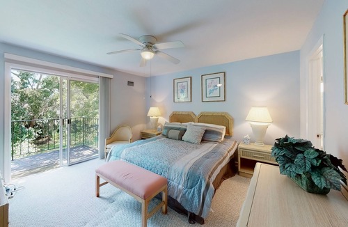 Saint Simons Island Condo | Condo with central AC, washer/dryer, shared outdoor pool, & on-site golf