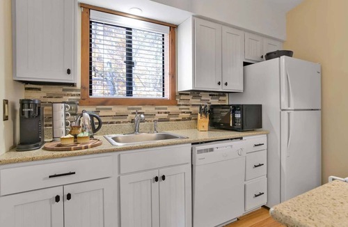Quechee Condo | Condo with Fireplace & River Views, Mill Run