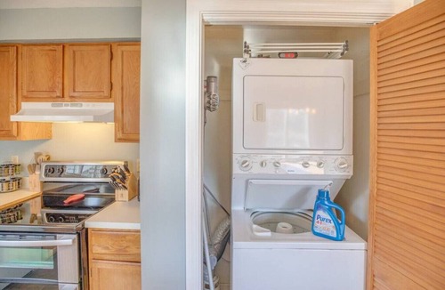 North Woodstock Villa | Condo with Offsite Amenities- Walk to Breweries!