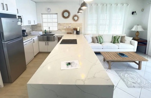 Saint Lawrence Apartment | Condominium apartment in front of Beach