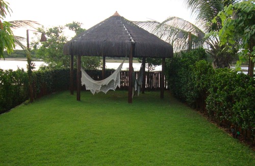 Centro House | Condominium in front of a beautiful Guarajuba beach, 200 meters on foot, with WIFI and SKY