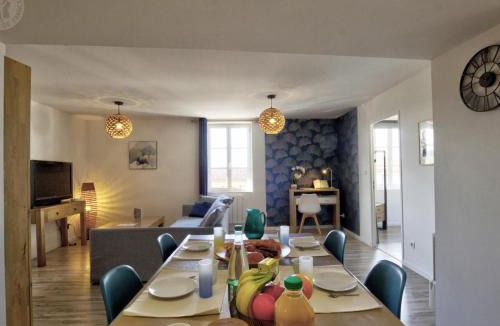 Saint-Galmier Apartment | Confort moderne dans un gîte historique à Saint-Galmier - FR-1-496-276