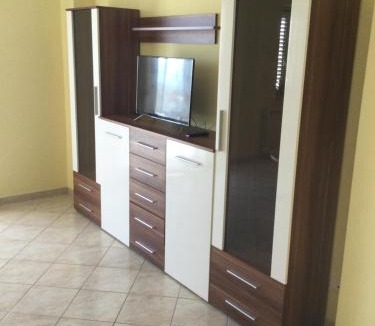Falerna Apartment | Confortevole e Luminoso Appartamento 100mq a Falerna con Vista sul Paese e sul Promontorio con Free WiFi Free Parking e Smart TV