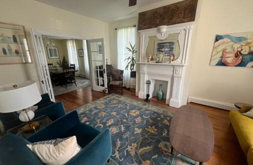 Berkeley Springs House | Congress House - Walk everywhere from this elegant comfortable home