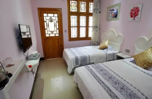 Fenghuang House | Congwen House