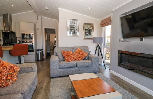 Warton Cottage | CONISTON VIEW LODGE, pet friendly, with pool in Carnforth