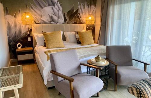 Constantia Cabin | Constantia Winelands Lodge