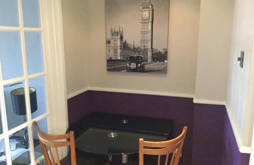 Cannards Grave House | Constantine Court Homestay