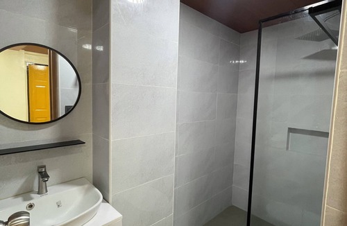 Cogon Hotel | Constrell Pension House