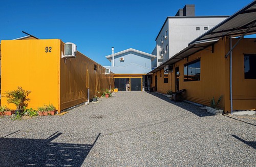 Meia Praia House | Container 3