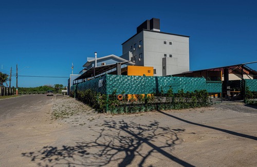 Meia Praia House | Container 3