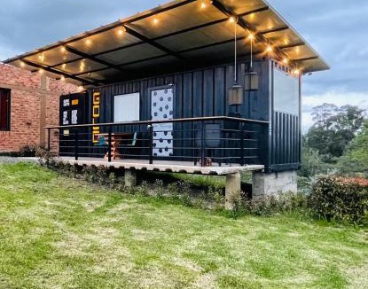 Chiquinquira Apartment | Container glamping de lujo rodeado de naturaleza a 10 min del centro