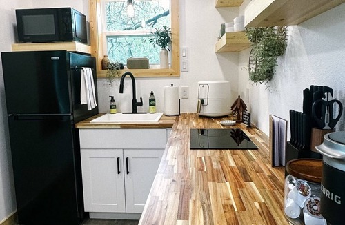 Early House | Container Retreat in Early