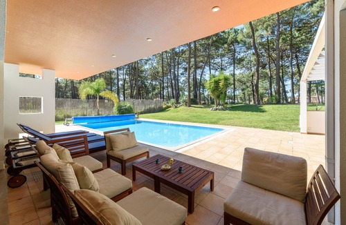 Charneca de Caparica e Sobreda Villa | Contemporary style villa, pool, overlooking golf fairway, near stunning beaches