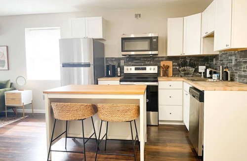 Avondale Apartment | *Contemporary 1 BR by Xavier & Downtown w/ parking