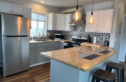 Fairview Apartment | Contemporary 2 Bedrooms Super location