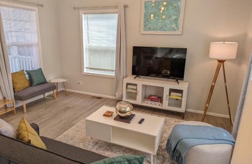 West Eugene Apartment | Contemporary 2-Bedroom Close to Downtown, Dining