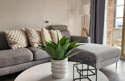 Manuka Apartment | Contemporary 2BR Apt in Kingston