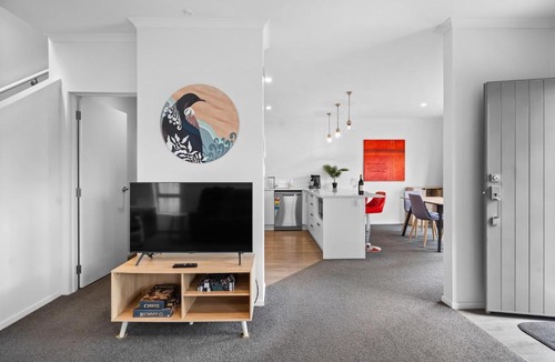 Frankton Apartment | Contemporary 3 Bed Townhouse Near CBD & Hospital