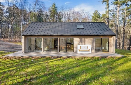 Round Top Cabin | Contemporary Cabin on 1.5 Acres of Land