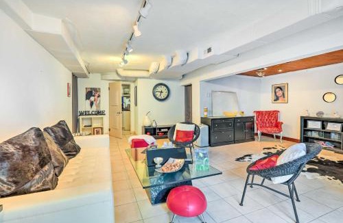 Silverton Apartment | Contemporary Cincinnati Apt w/WiFi, Near Kenwood!