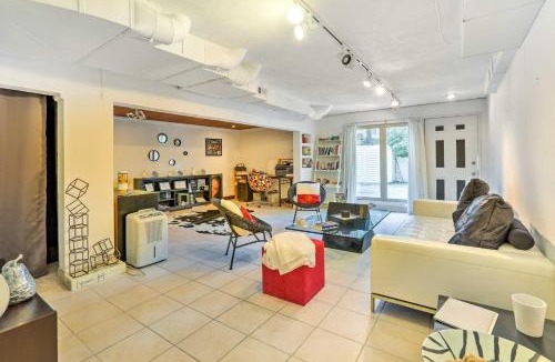 Silverton Apartment | Contemporary Cincinnati Apt w/WiFi, Near Kenwood!