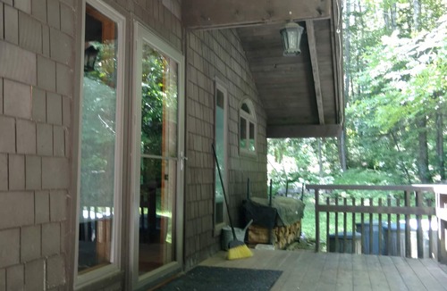 Pittsfield House | Contemporary Classic Vermont Ski House with 4 bedrooms - Sleeps 8 in Beds