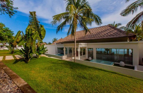 Candi Dasa Villa | Contemporary-Colonial Style 3BR Villa W/Ocean View, Candidasa! Stunning View!