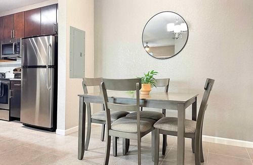 Pinellas Park Apartment | Contemporary Comfort in Prime Location