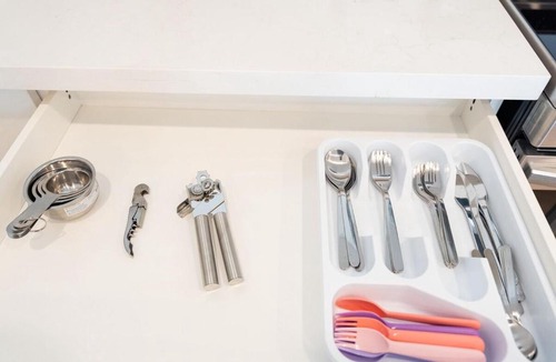 Kitchener Apartment | Contemporary Comfort 2BR Kitchener Escape