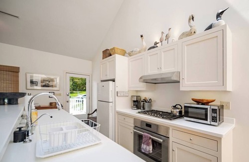 Round Pond Cottage | Contemporary Cottage With Spectacular Ocean Views And Access