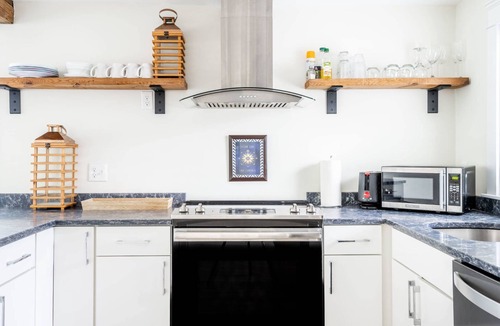 Kennebunk Apartment | Contemporary Elegance Meets Coastal decor