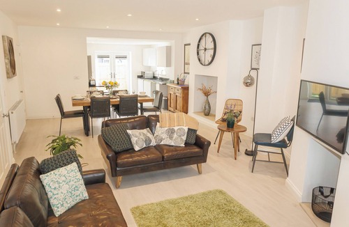 Harrogate House | Contemporary & elegant, 3-bedroom house a short walk from Harrogate's center.