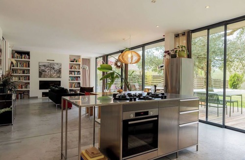 Seignosse House | Contemporary forest edge, heated pool, near beaches and golf