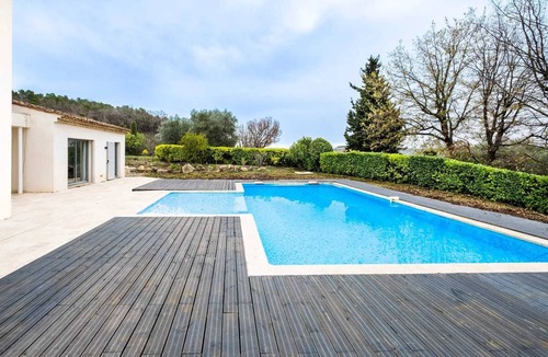 La Grand-Chile House | Contemporary 170 m² villa with swimming pool and garage on 2500 m² of wooded grounds.
