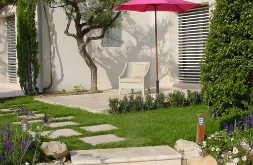 Eygalieres Villa | Contemporary, Interior Designed Villa With Magnificent Views