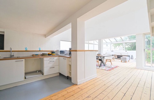 Belleville Apartment | Contemporary loft with exceptional rooftop