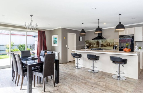 Methven House | Contemporary Methven Abode | Central Location