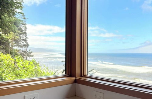 Neahkahnie Beach House | Contemporary Oceanfront Estate: Last minute cancellation July 15-27: Lower Rate!
