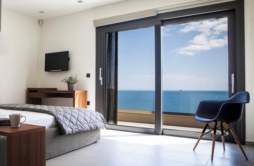 Leivathos Villa | Contemporary Seafront Villa, A/C, Private Pool, Steam Room, Sauna, Gym, Amazing Views - Near Spartia
