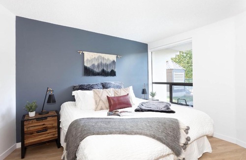 Upper Village Apartment | Contemporary & Spacious Slopeside 1BR Getaway