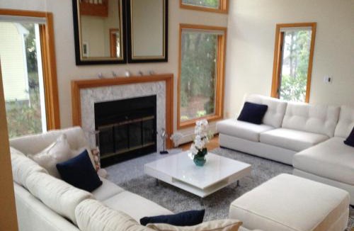 Mashpee House | Contemporary & Spacious South Cape Beach House