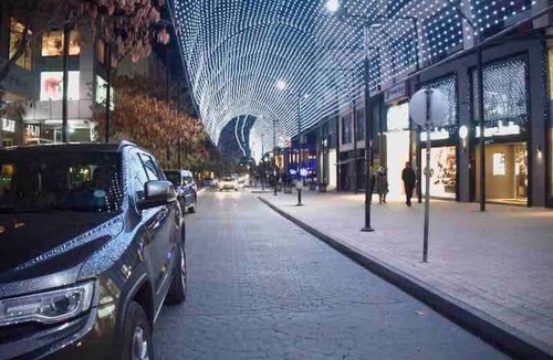 Al Swaifyeh Apartment | Contemporary studio 13 mins to downtown- few steps to great foods, cafes, shops