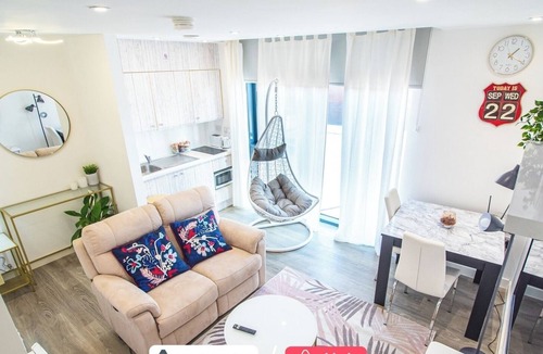 Sheffield Condo | Contemporary Studio Close to City – APT 10