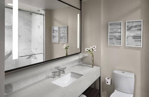 Mid-Market Hotel | Contemporary Suite, Axiom Hotel in San Francisco, Mono King