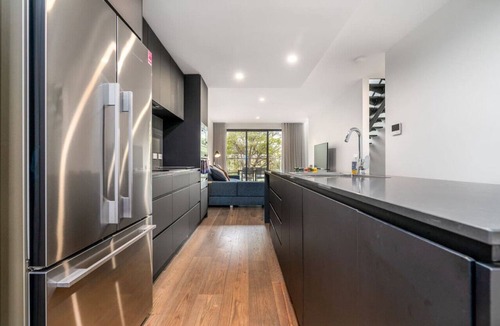 Braddon Apartment | Contemporary Tri-Level APT in a Prime Central Spot