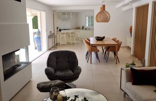 Cabries Villa | Contemporary villa, pool 12x6m, near Aix & Marseille (8 guests)